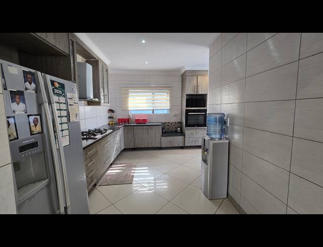 4 BEDROOM FREEHOLD FOR SALE IN SOUTH CREST